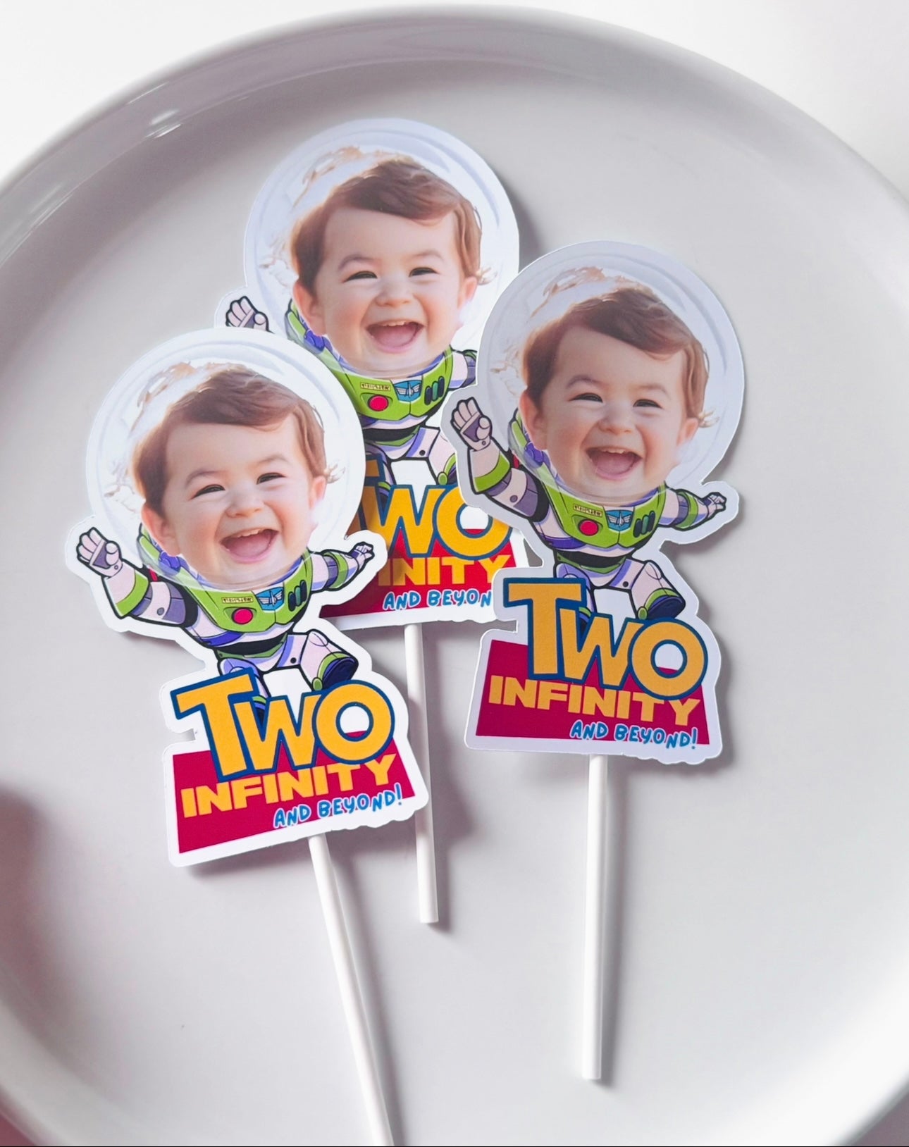 12 Cupcake toppers