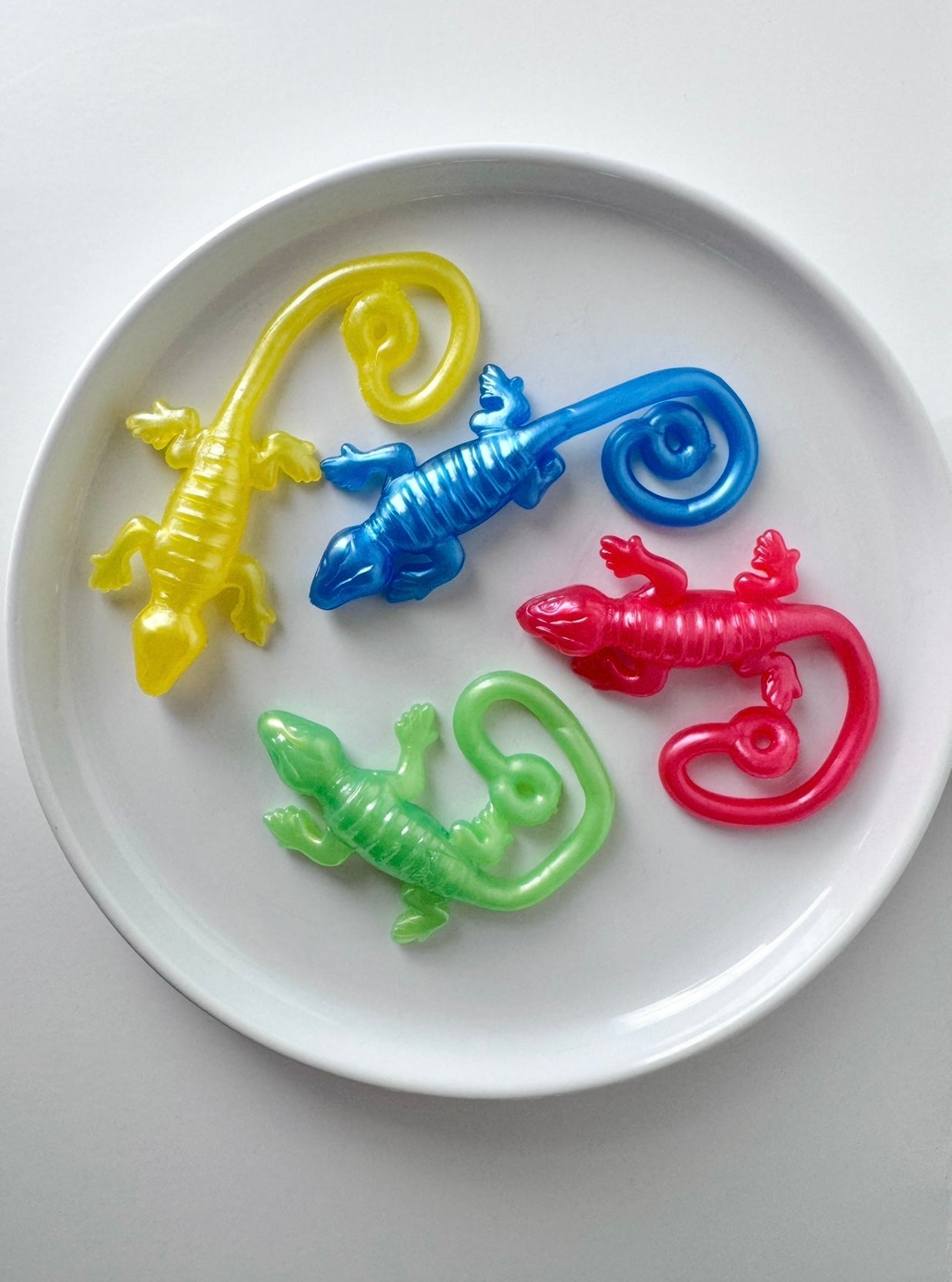 Sticky lizards toys (pack of 12)